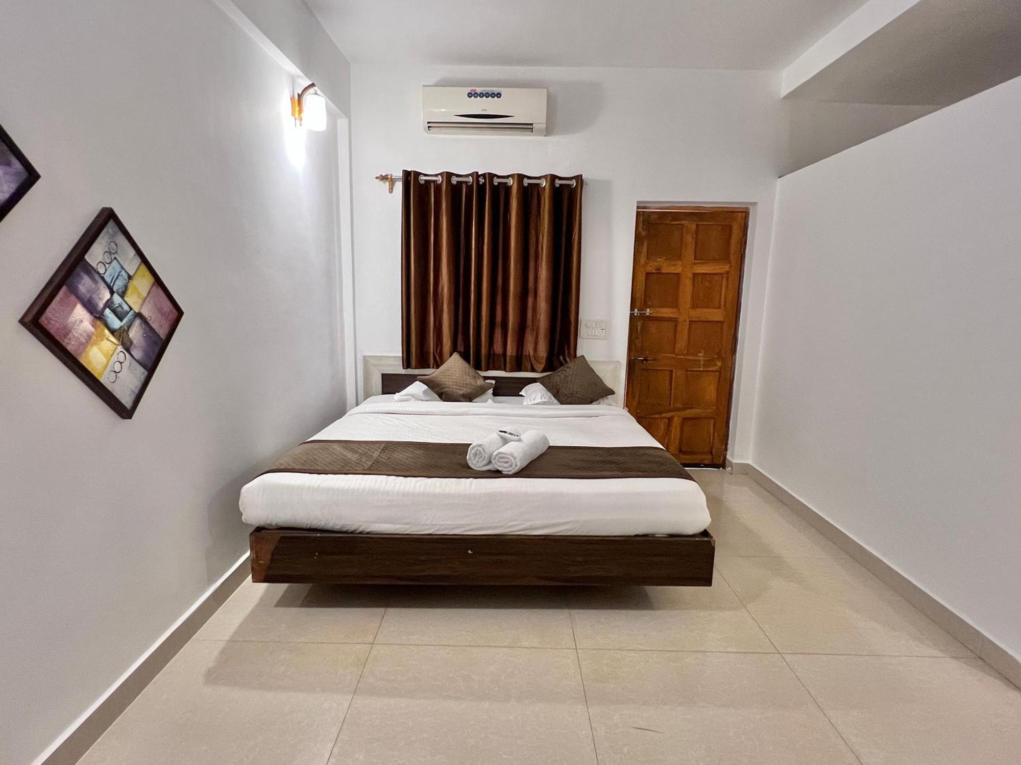 Aura Rooms & Swimming Pool, Калангуте Екстериор снимка