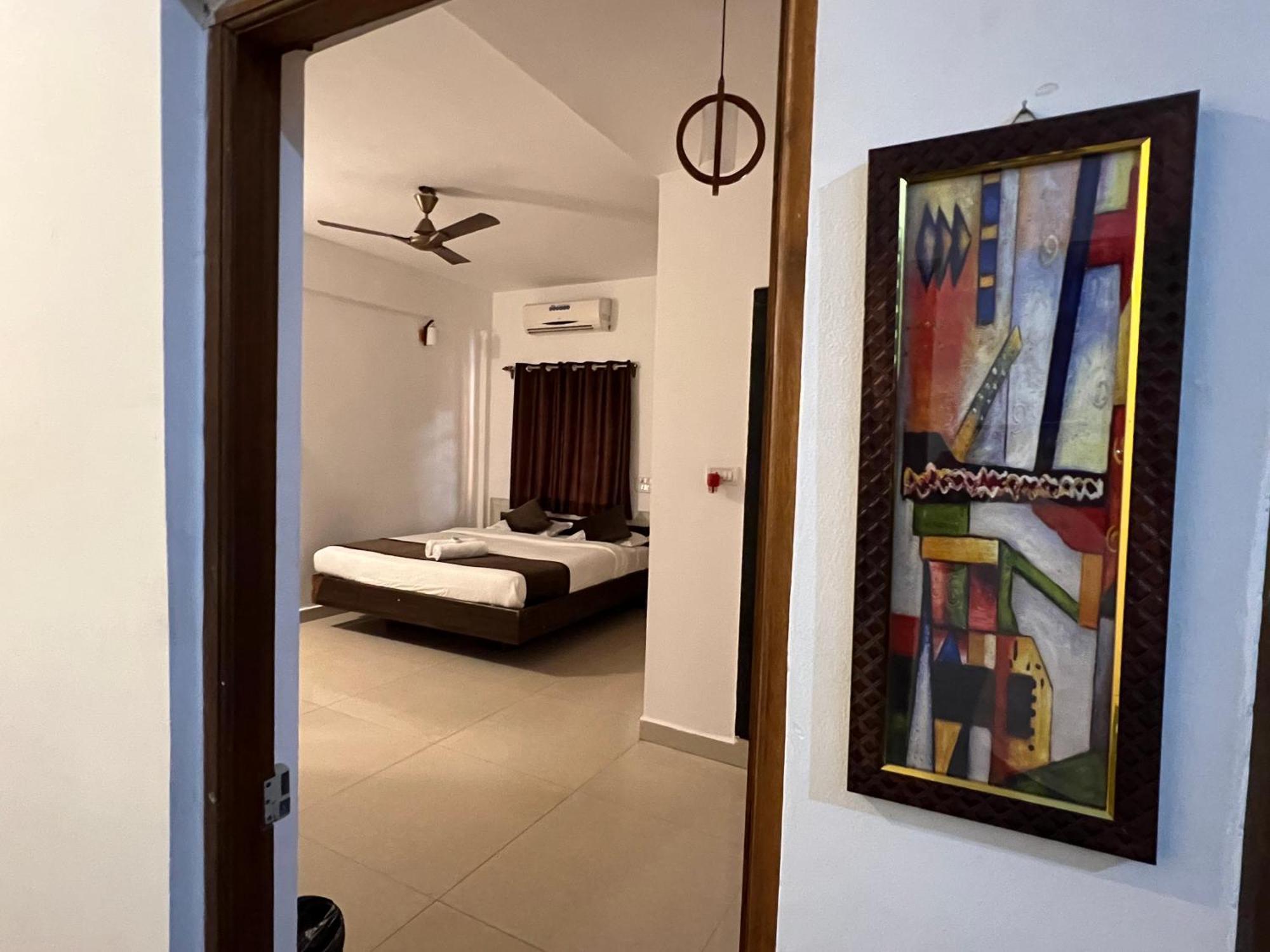 Aura Rooms & Swimming Pool, Калангуте Екстериор снимка