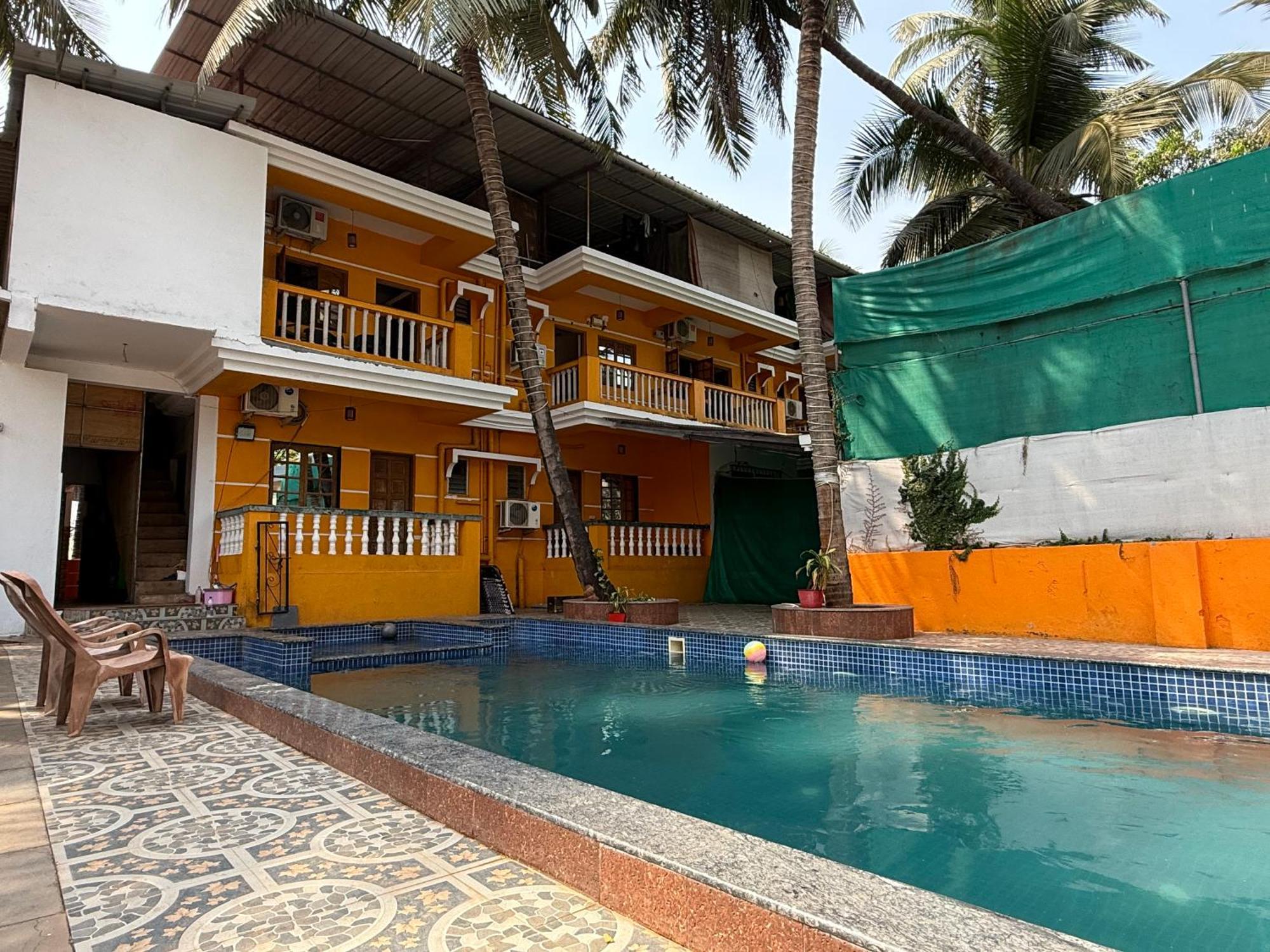 Aura Rooms & Swimming Pool, Калангуте Екстериор снимка