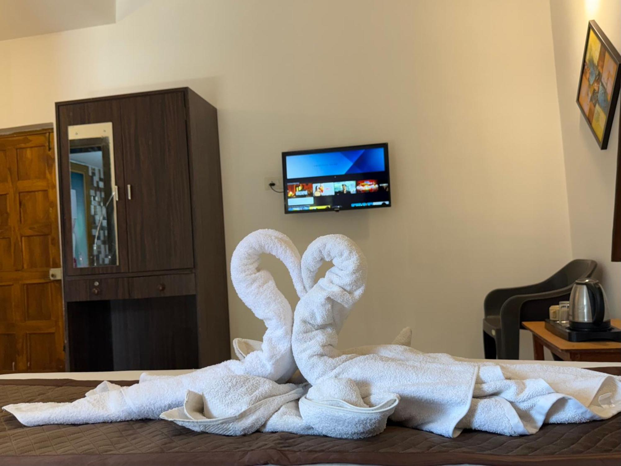 Aura Rooms & Swimming Pool, Калангуте Екстериор снимка